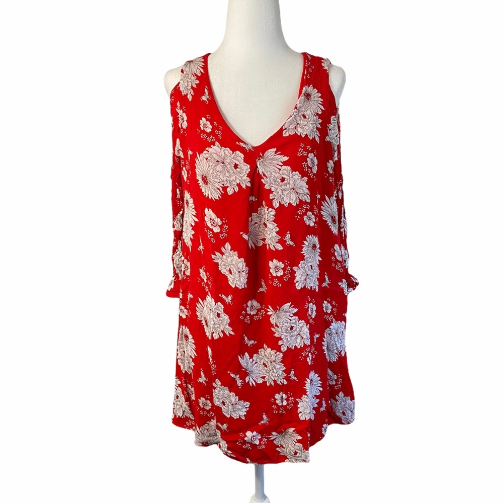 Skies Are Blue Floral Top Red White size Small